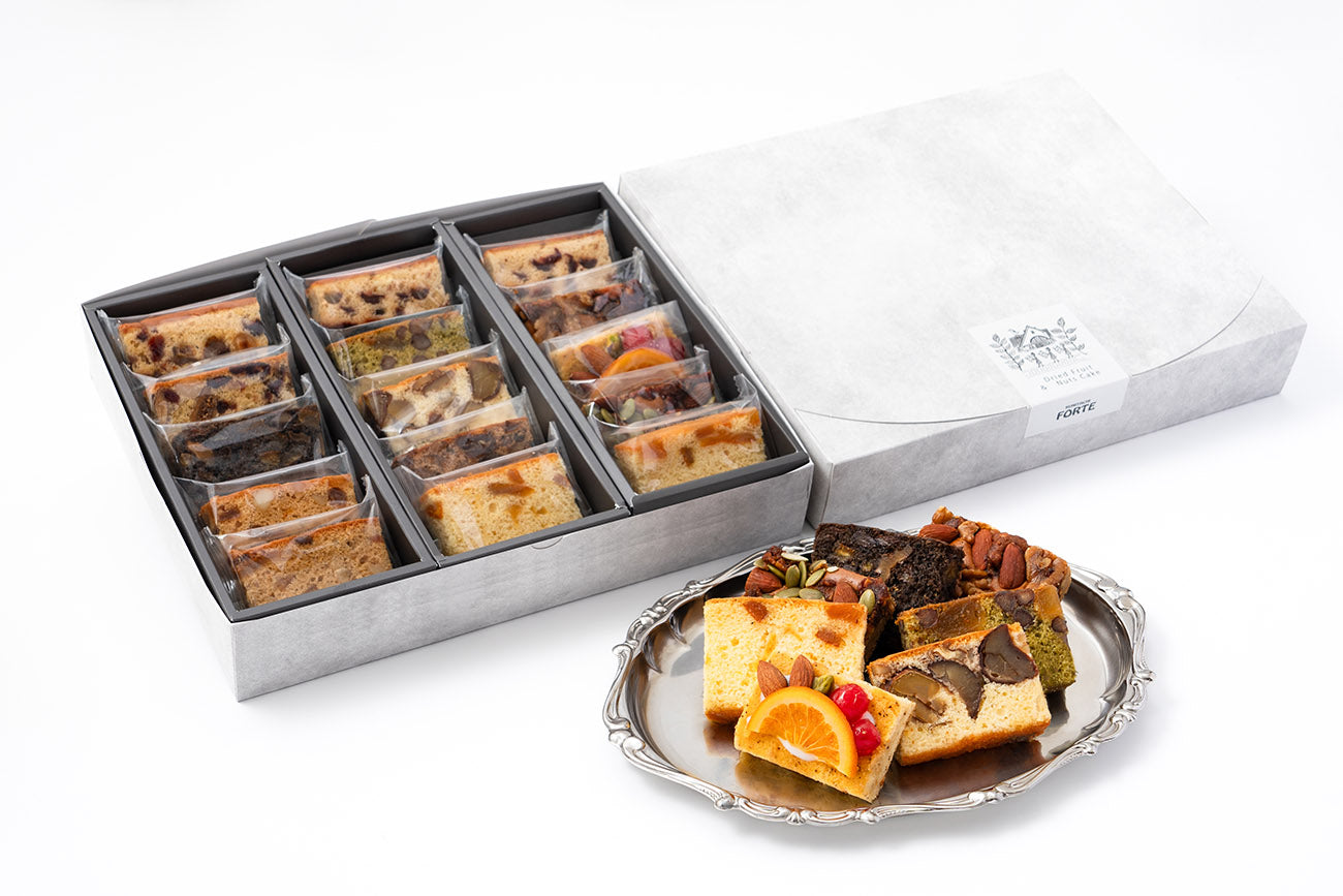 ギフトBOX 3列(A:人気の5種 / B:季節のケーキ / C:木の実のギフト)